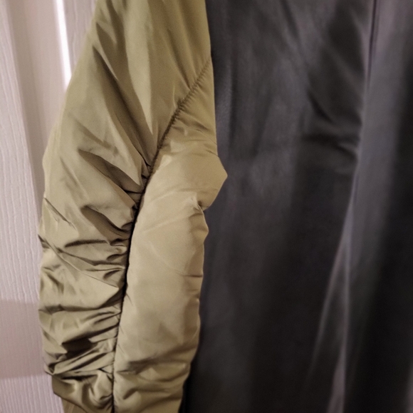 Coat - Picture 3 of 8